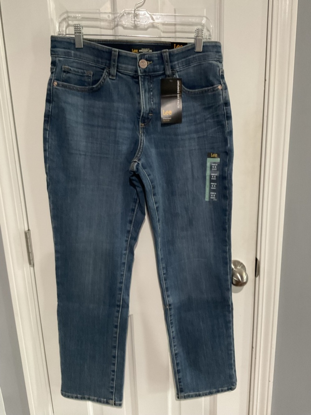 NWT Lee Women's Ultra Lux Confort Flex Motion Straight-Leg Jeans Seattle 6 Short